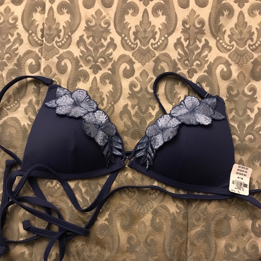 Victoria’s secret blue floral push up bikini top